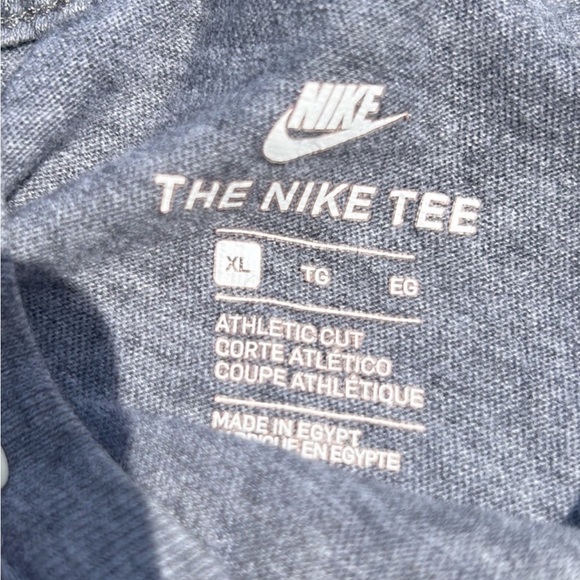 Girls cropped Nike Tee - Picture 3 of 3